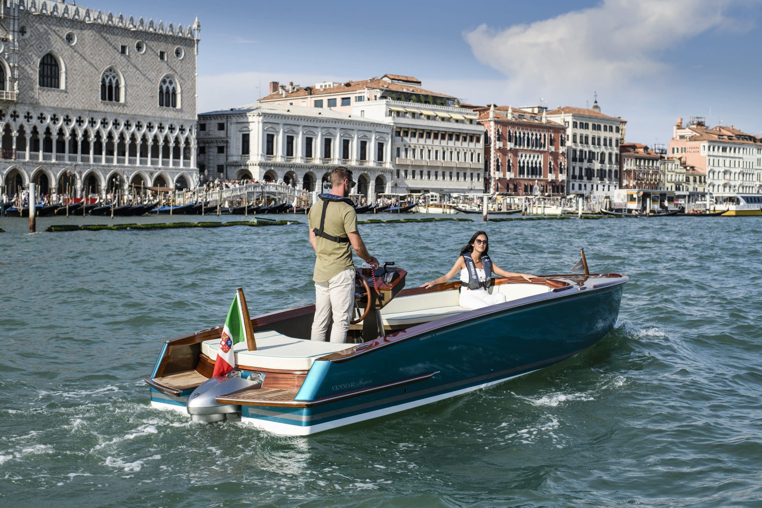 Venmar Respiro con Harmo Yamaha Motor - designed by Cossutti Yacht Designed